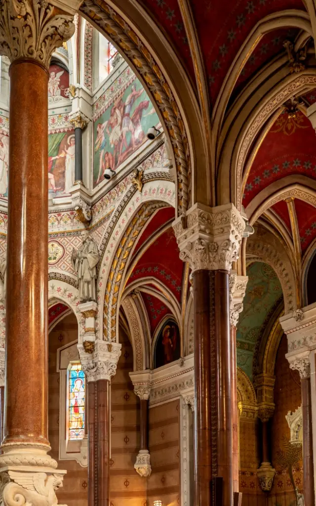 Intérieur basilique Ars
